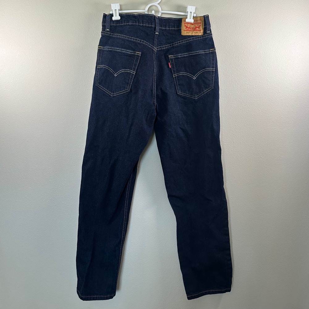 Levis 550 Relaxed Tappered Leg Jeans Mens 33x32 (measures 31 x 31.5)  Dark Wash